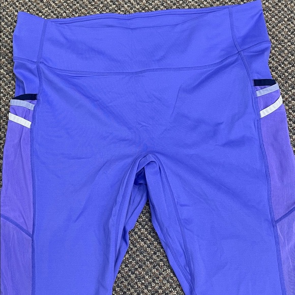 Fabletics Trinity Mid-Rise 7/8 Multi Pocket Purple Leggings w/ Mesh Insert 1X - Picture 6 of 7